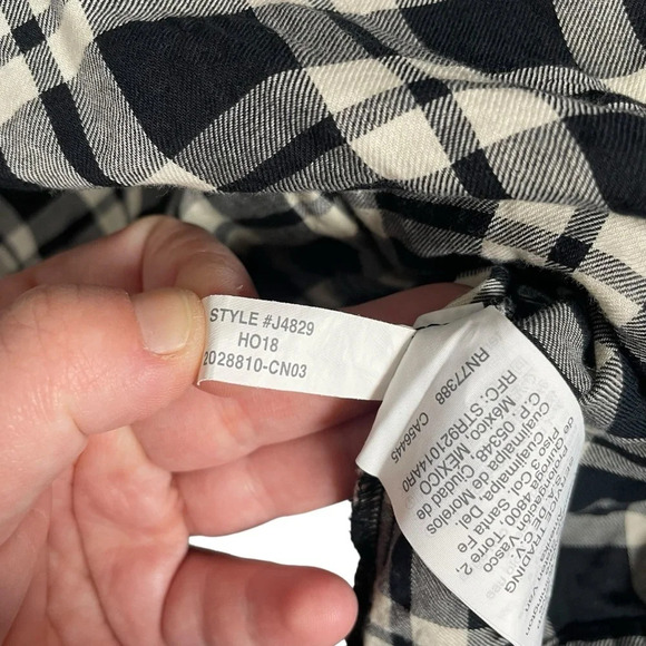 Madewell Arion Plaid Wrap Front Long Sleeve Blouse in Black/White Size M - Picture 7 of 10